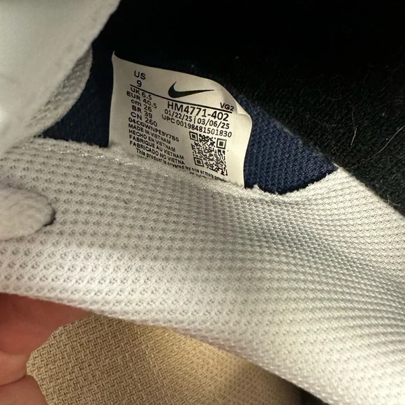 Nike Dark Blue and White Athletic Shoes - Picture 6 of 6